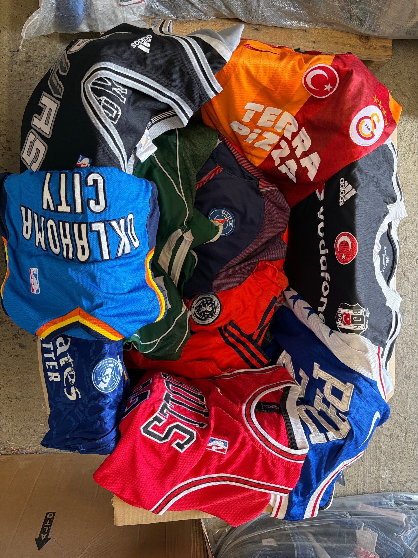 SHOP BOXES - MIX SPORTS CLUB (CALCIO-NBA-NFL- HOCKEY-RUGBY)