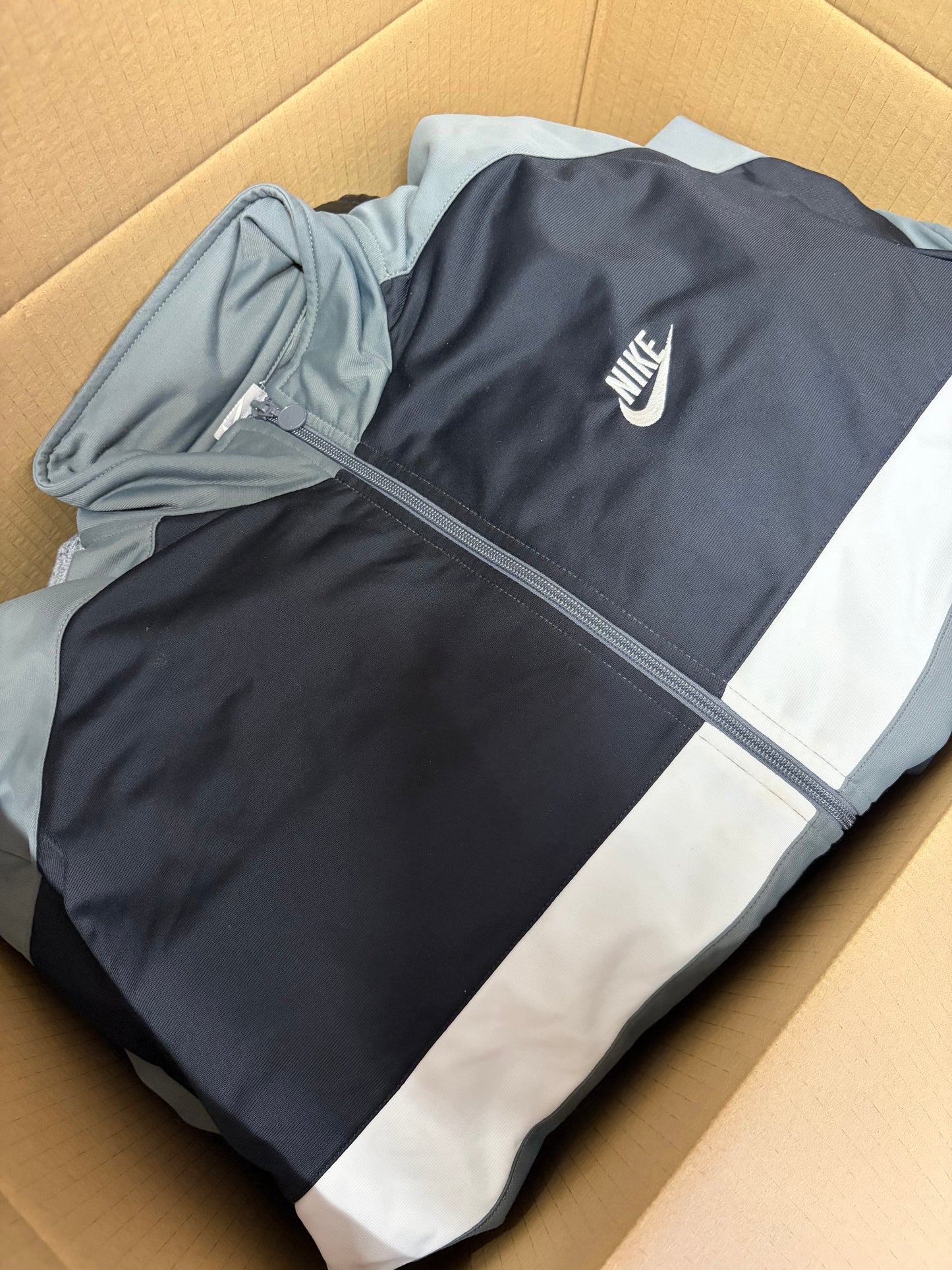 SHOP BOXES - BOX NIKE 10kg